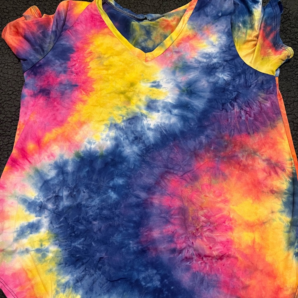 Women’s 2x tie dye blouse
